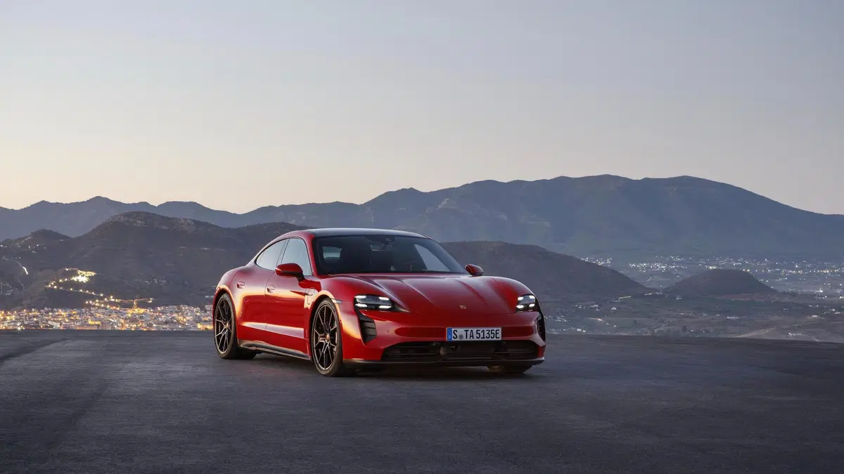 Porsche Taycan GTS e GTS Sport Turismo, debutto a Los Angeles (9)