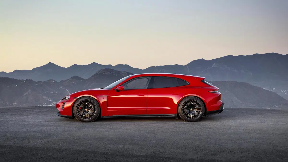 Porsche Taycan GTS e GTS Sport Turismo, debutto a Los Angeles (13)