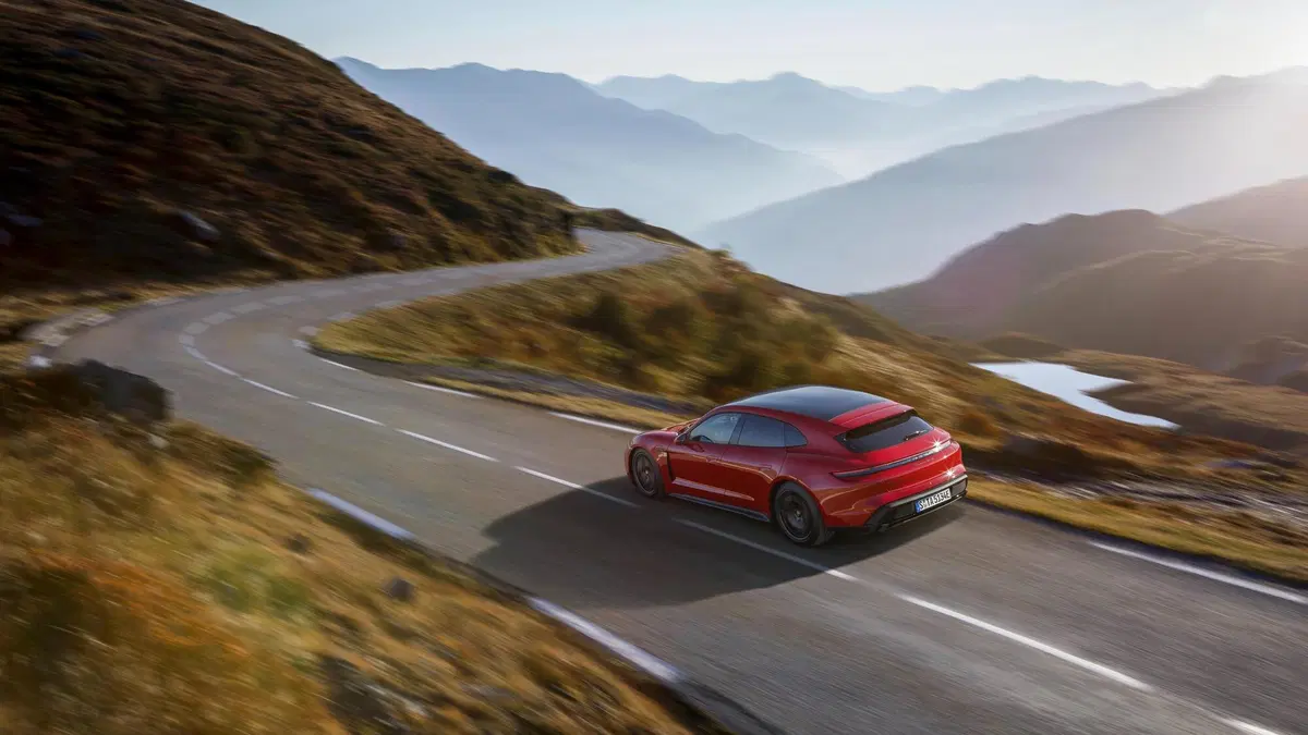 Porsche Taycan GTS e GTS Sport Turismo, debutto a Los Angeles (14)