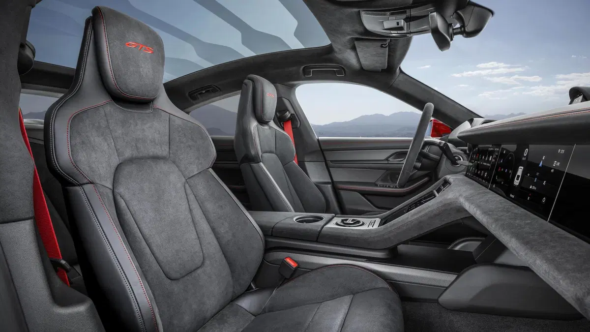 Porsche Taycan GTS e GTS Sport Turismo, debutto a Los Angeles (16)