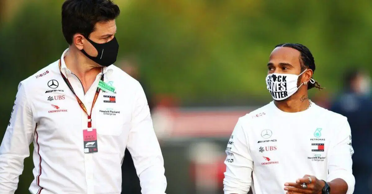 F1, Hamilton: "Non mi interessa se Verstappen sar&agrave; penalizzato o meno"
