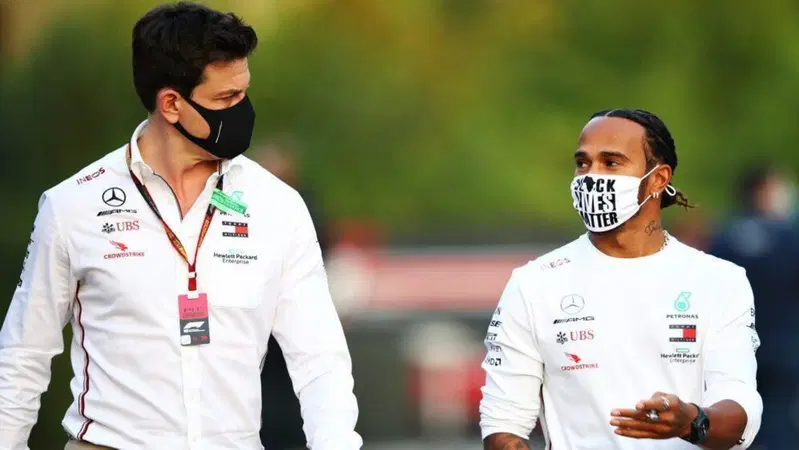 F1, Hamilton: "Non mi interessa se Verstappen sar&agrave; penalizzato o meno"