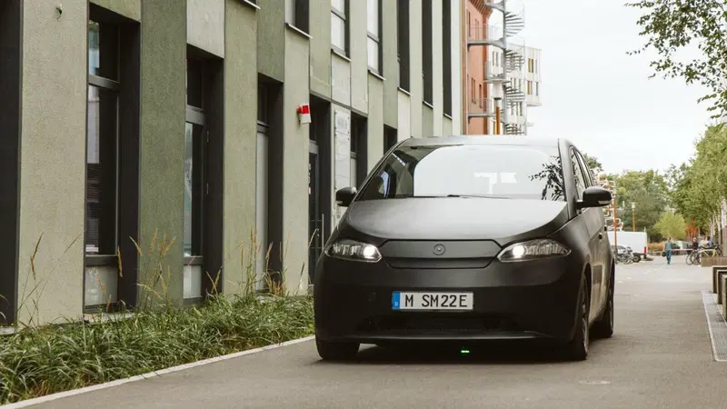 Auto a energia solare, Crescono finanziamenti e prospettive dell'elettrica no BEV