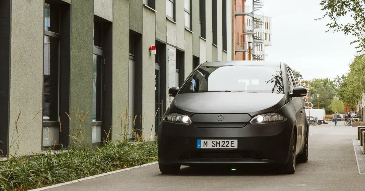 Auto a energia solare, Crescono finanziamenti e prospettive dell'elettrica no BEV