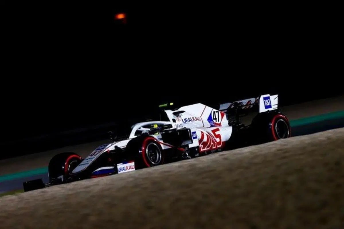 F1, GP Qatar 2021: pole per Hamilton (15)