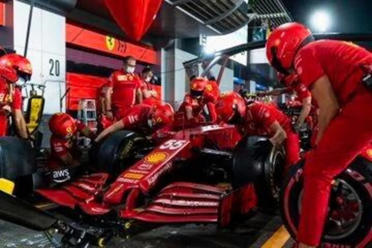F1, GP Qatar 2021: pole per Hamilton (50)