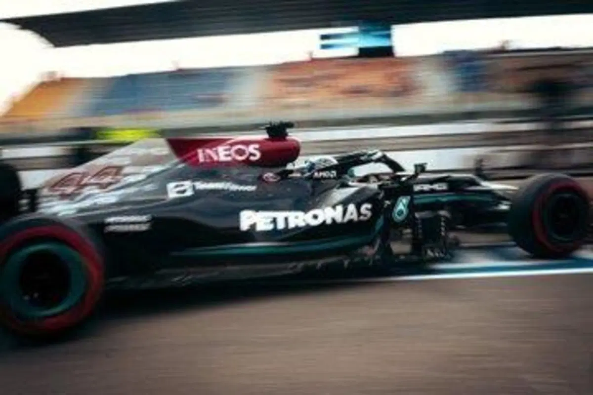 F1, GP Qatar 2021: pole per Hamilton (57)
