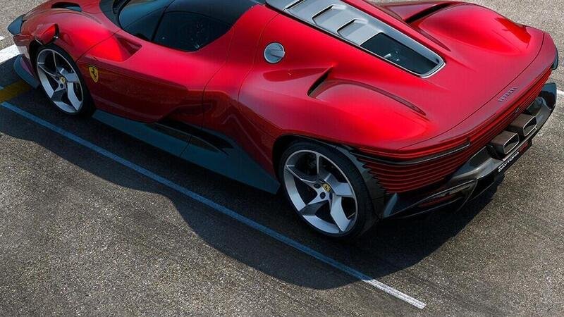 Ferrari l&rsquo;ha fatta giusta, ma quanto? Daytona SP3 2021 Vs Antenate Sport (da gara)