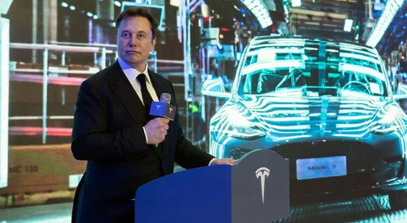 L&rsquo;App Tesla si blocca: decine di persone non possono pi&ugrave; avviare l'auto