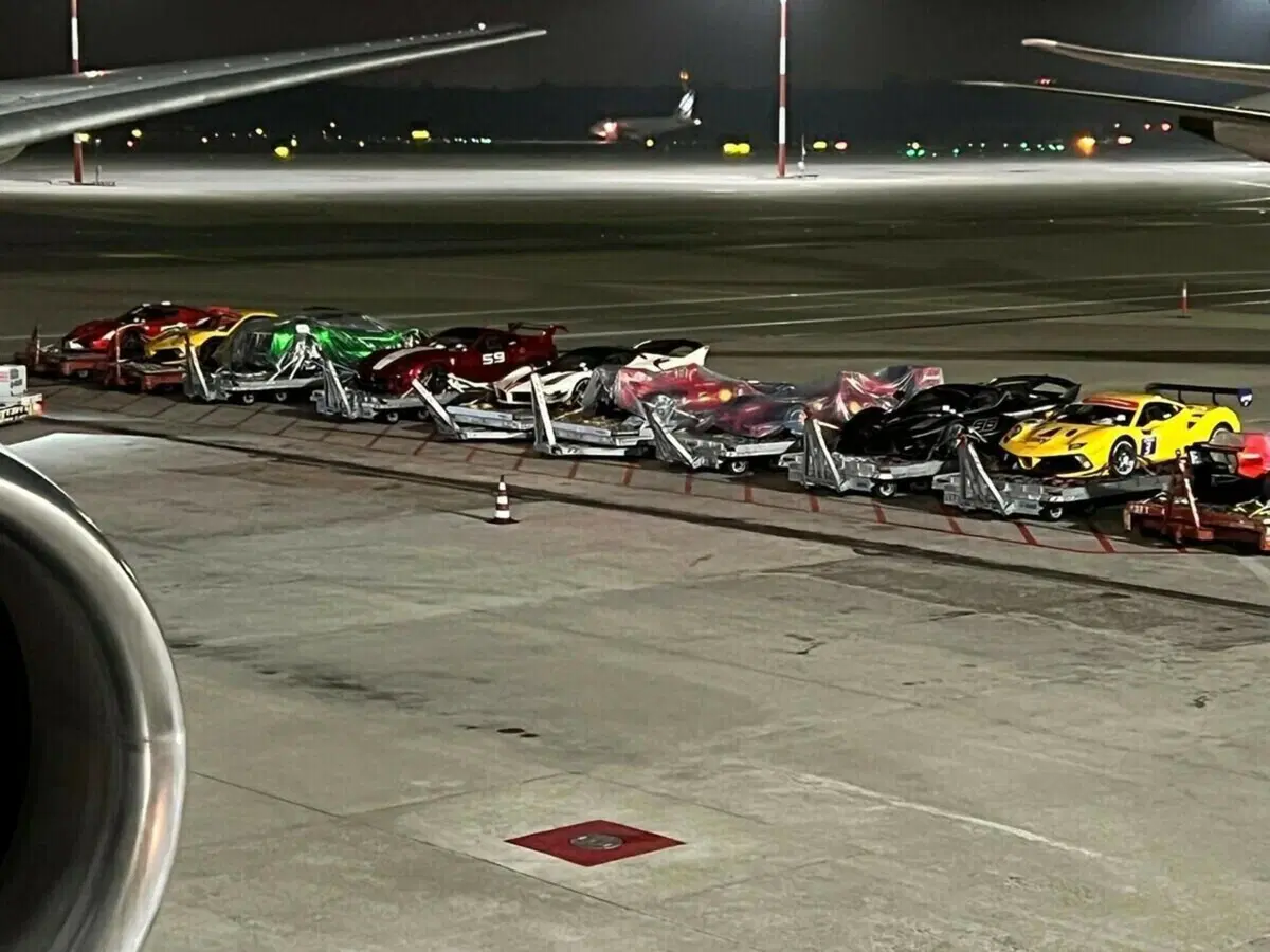 Cargo prezioso: da Malpensa decolla un aereo con sole Ferrari a bordo (4)