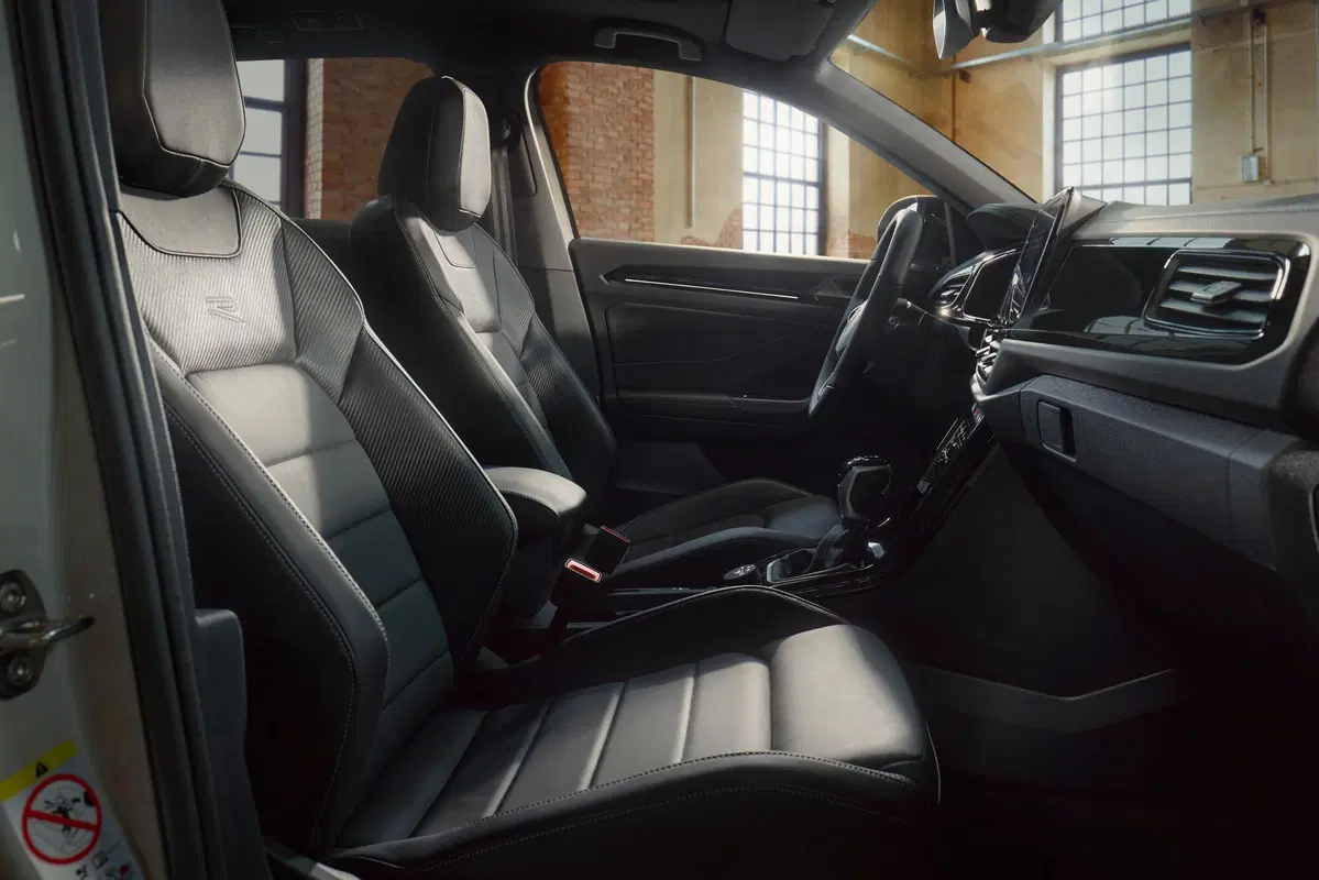 Volkswagen T-Roc restyling, i prezzi: si parte da 26.600 euro (4)
