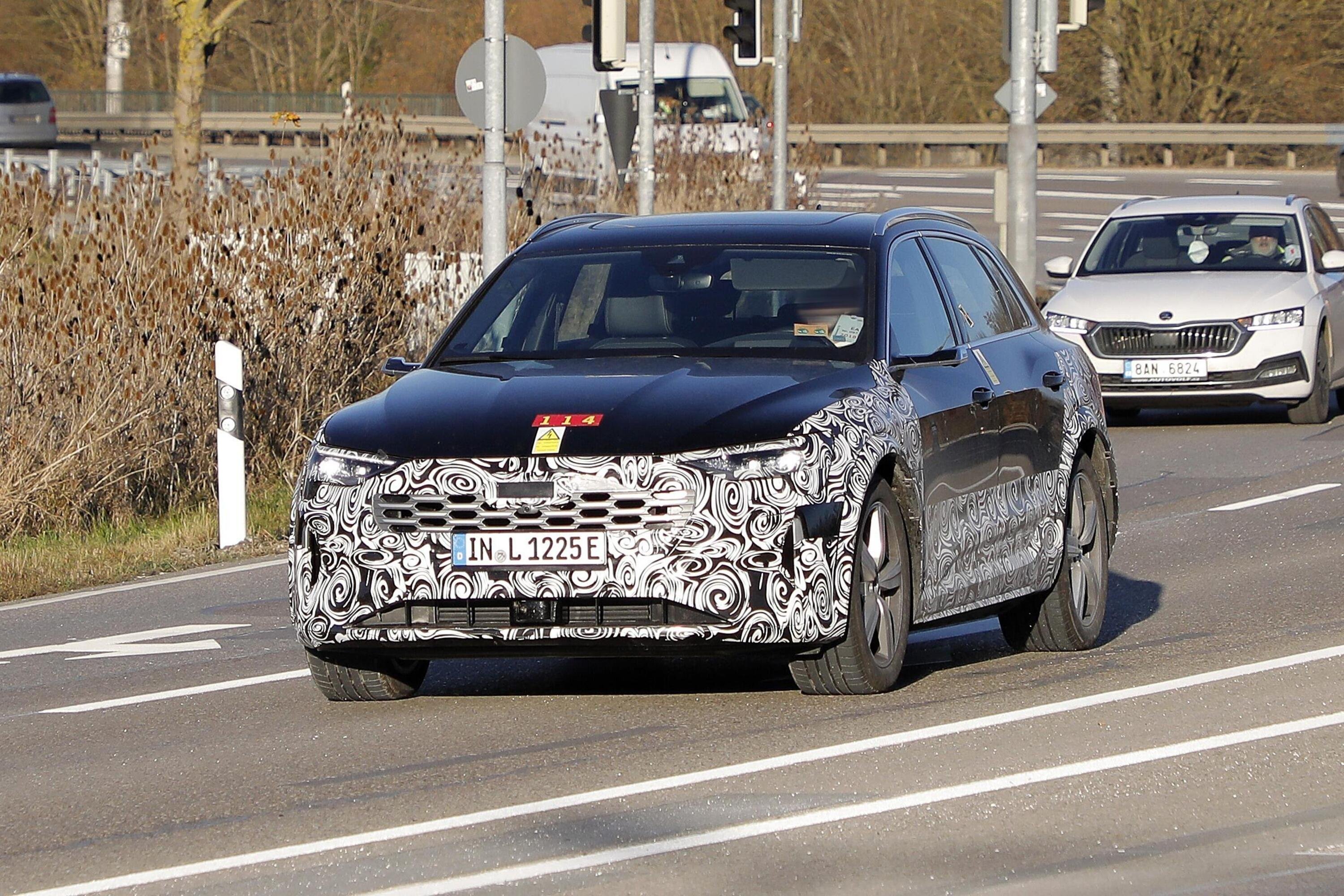 Audi e-tron restyling, le foto spia