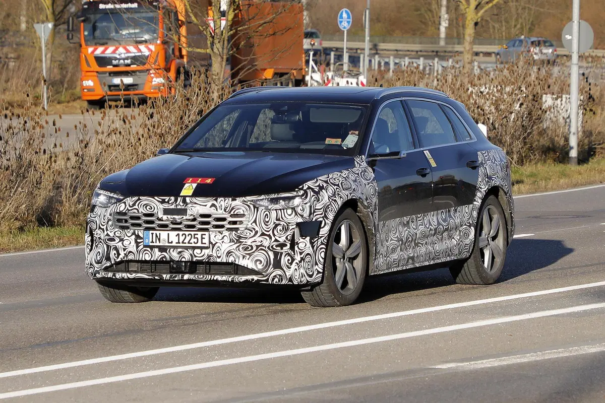 Audi e-tron restyling, le foto spia (2)