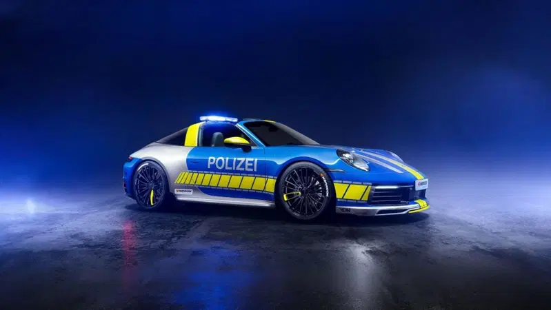 L'auto della polizia pi&ugrave; bella mai vista, Per molti: Porsche 992 Targa 4 Polizei