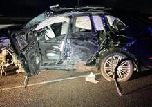 Incredibile sulla A4: SUV Porsche del manager distrutto dopo l’urto in contromano con il TIR