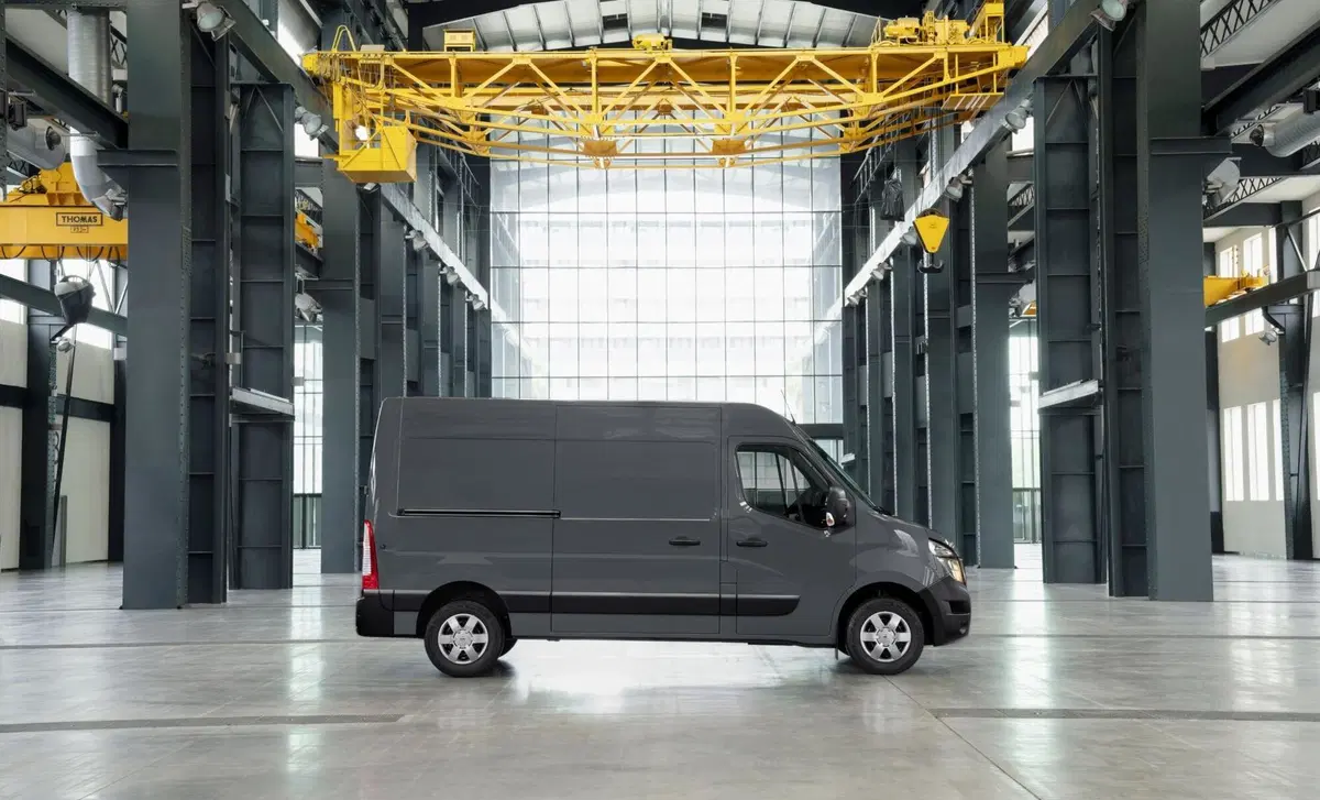 Nissan Interstar Furgone 35 2.3 dCi 150CV aut.PC-TM Tekna Furgone (2)