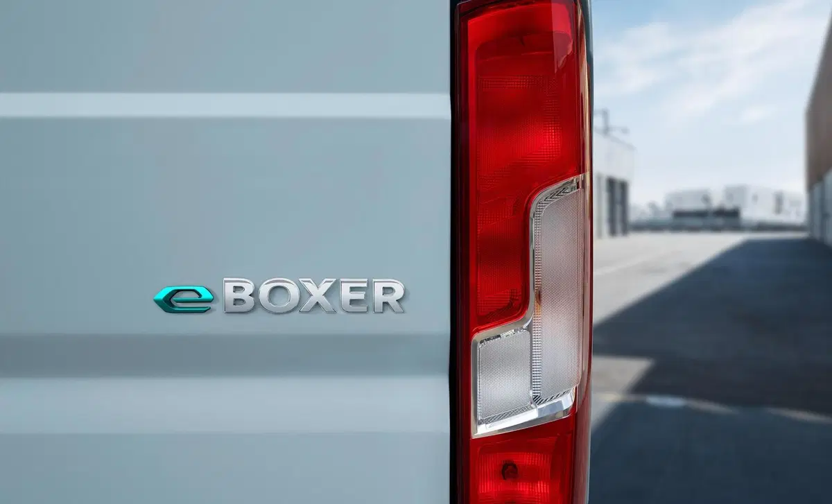 Peugeot e-Boxer Furgone (2021-23) (4)