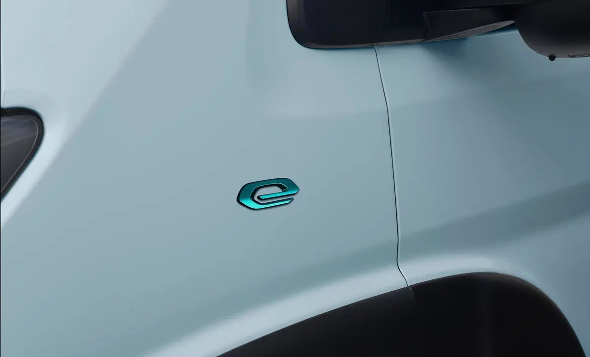 Peugeot e-Boxer Furgone (2021-23) (9)