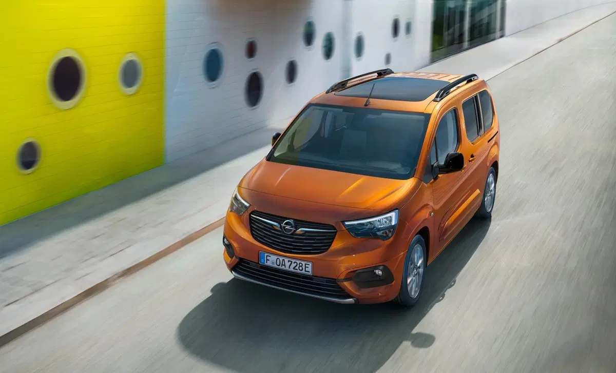 Opel Combo-e Life (2021-->>) (6)