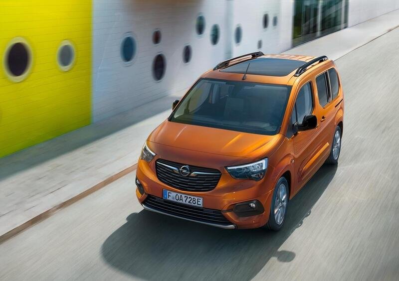 Opel Combo-e Life (2021-->>) (6)