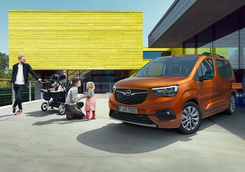 Opel Combo-e Life (2021-->>) (5)