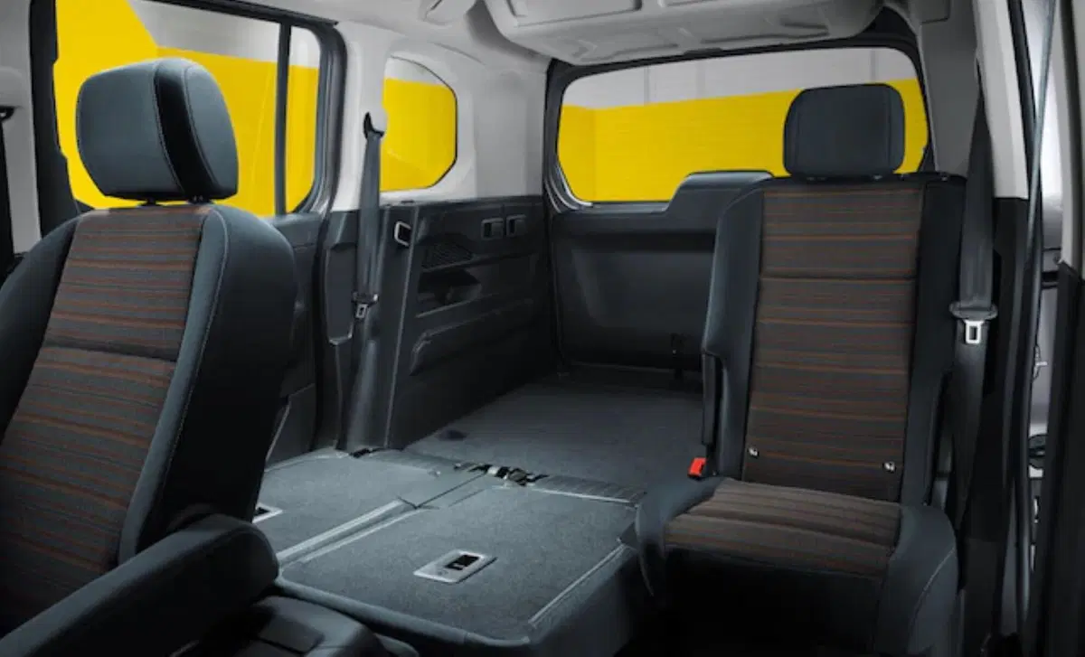 Opel Combo-e Life (2021-->>) (10)
