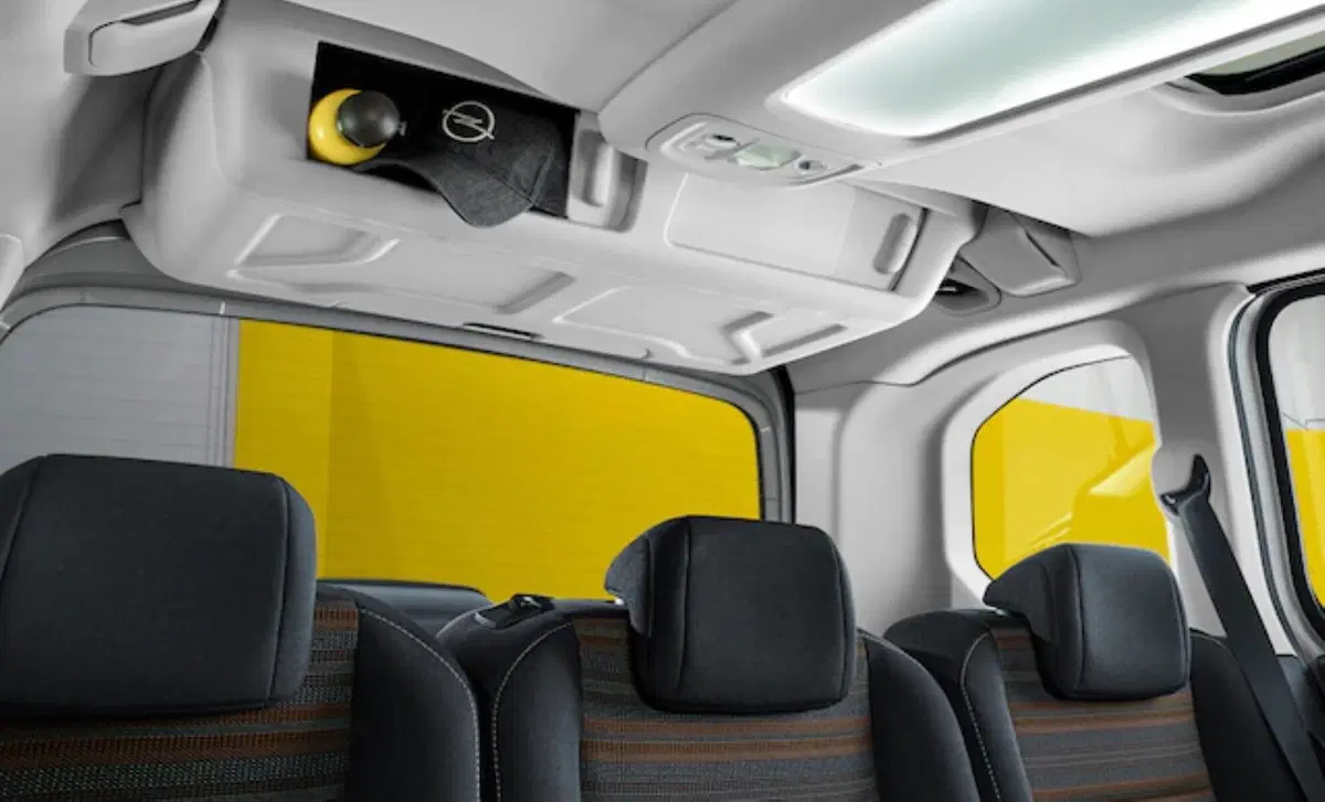 Opel Combo-e Life (2021-->>) (12)