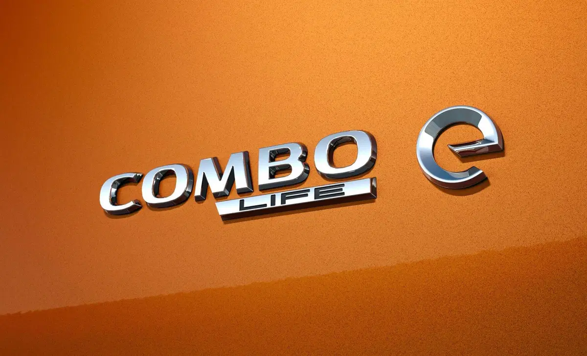Opel Combo-e Life (2021-->>) (16)