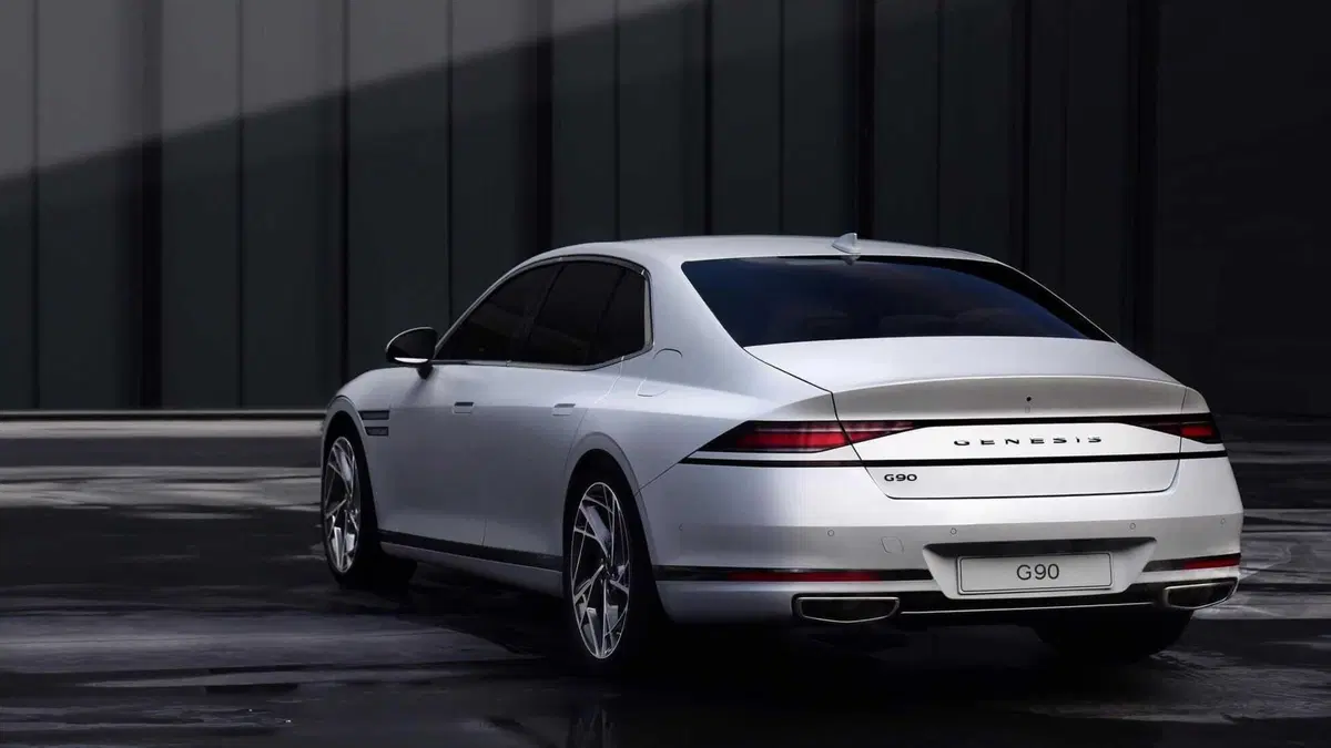 Genesis G90: l'ammiraglia asiatica in competizione con i marchi europei  (5)