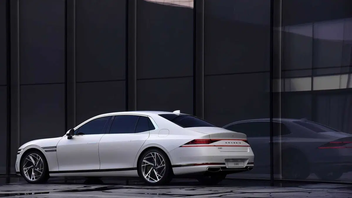 Genesis G90: l'ammiraglia asiatica in competizione con i marchi europei  (4)