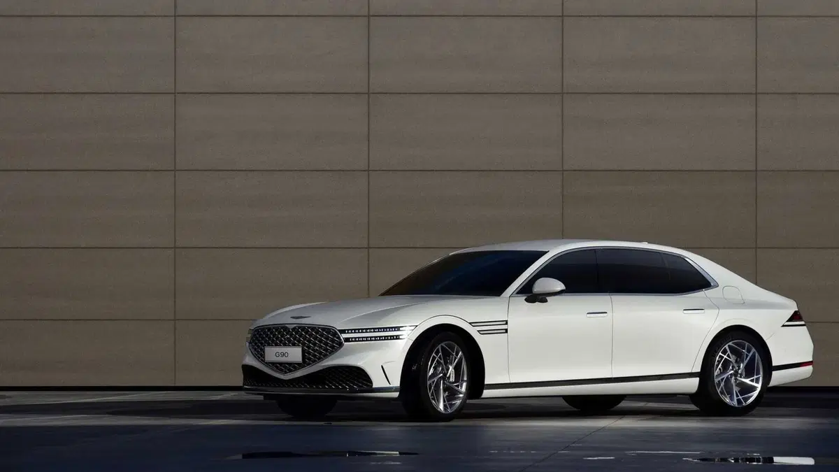 Genesis G90: l'ammiraglia asiatica in competizione con i marchi europei  (2)