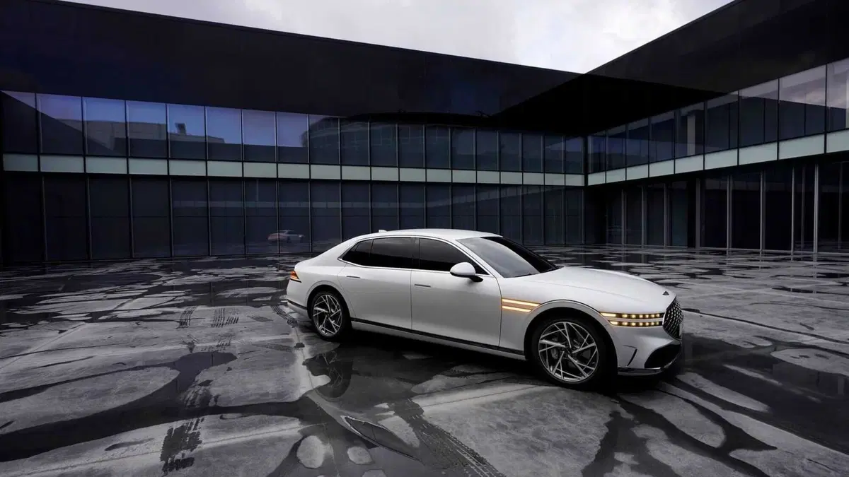 Genesis G90: l'ammiraglia asiatica in competizione con i marchi europei  (3)