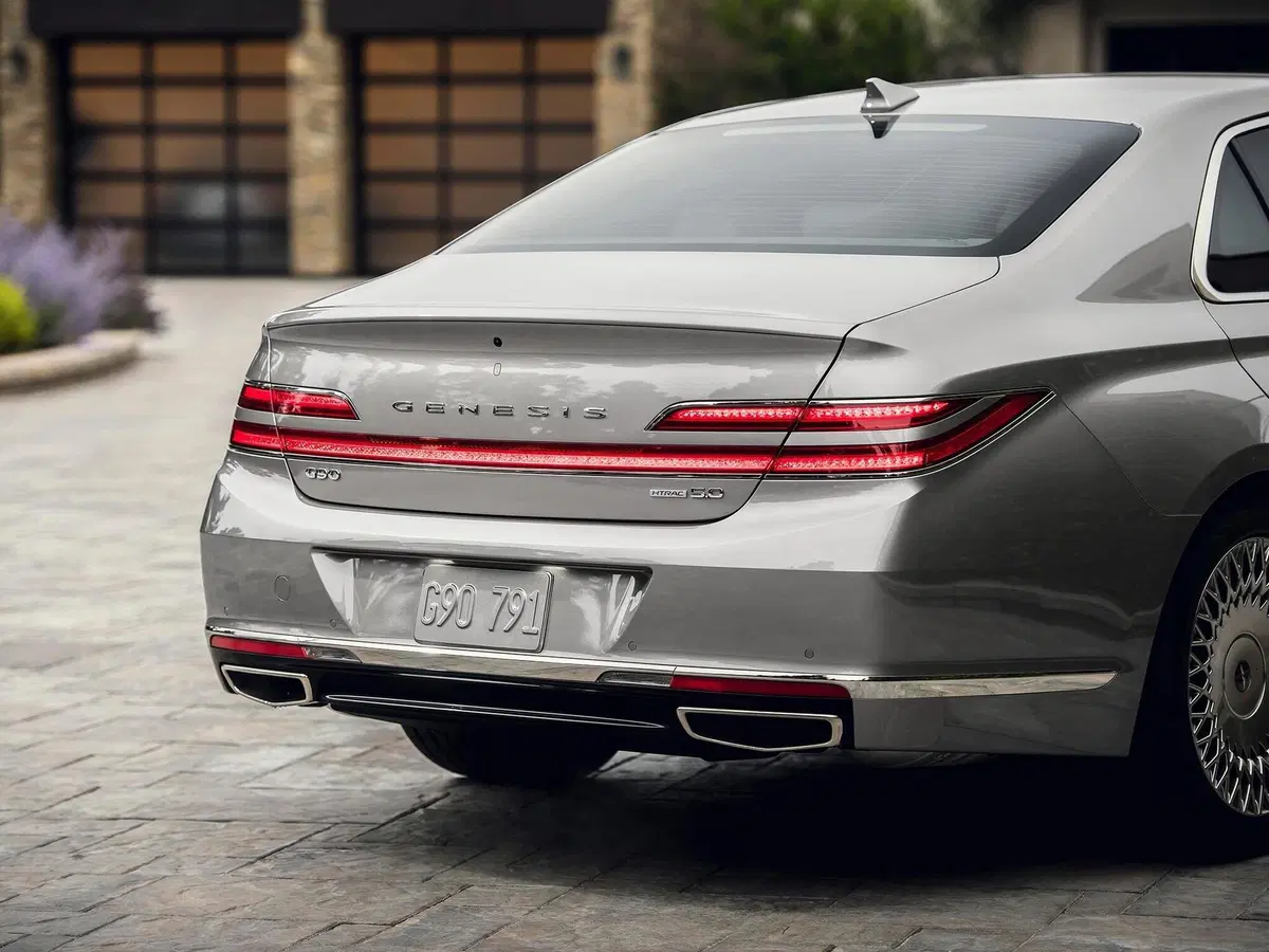 Genesis G90: l'ammiraglia asiatica in competizione con i marchi europei  (7)