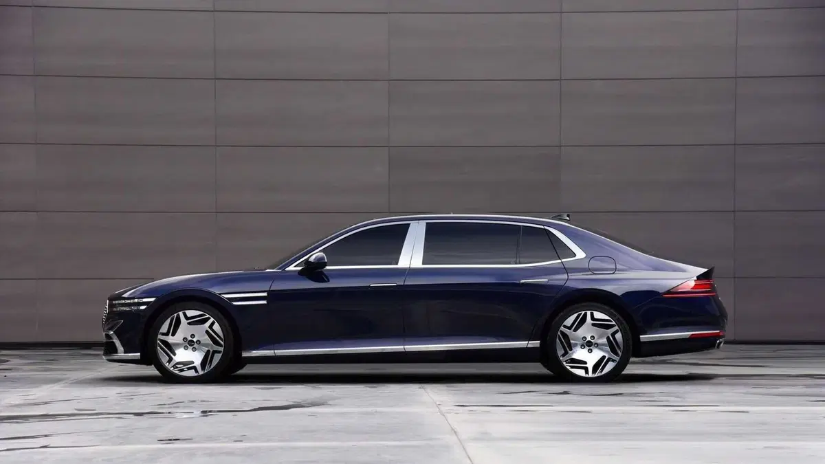 Genesis G90: l'ammiraglia asiatica in competizione con i marchi europei  (6)