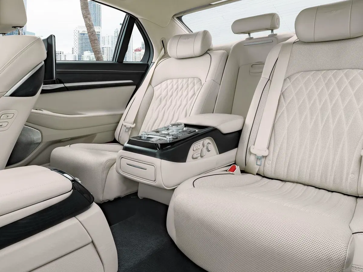 Genesis G90: l'ammiraglia asiatica in competizione con i marchi europei  (10)