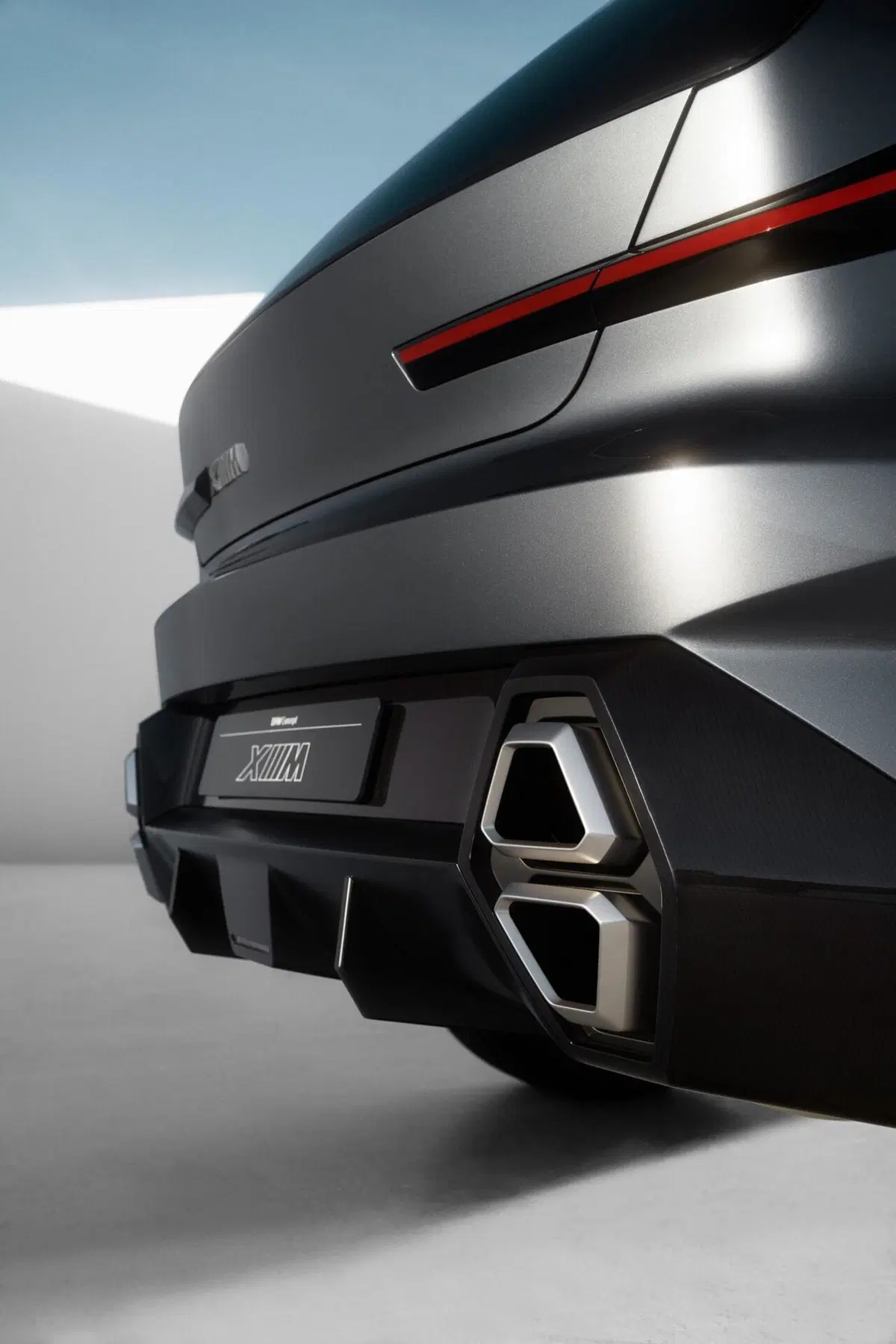 BMW Concept XM traccia lo stile futuro del brand con un ibrido plug-in da 750 CV (8)