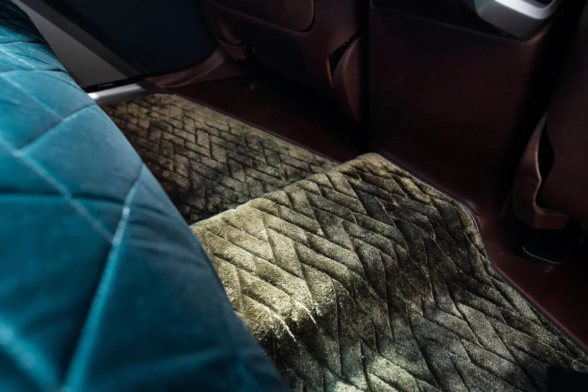 BMW Concept XM traccia lo stile futuro del brand con un ibrido plug-in da 750 CV (13)