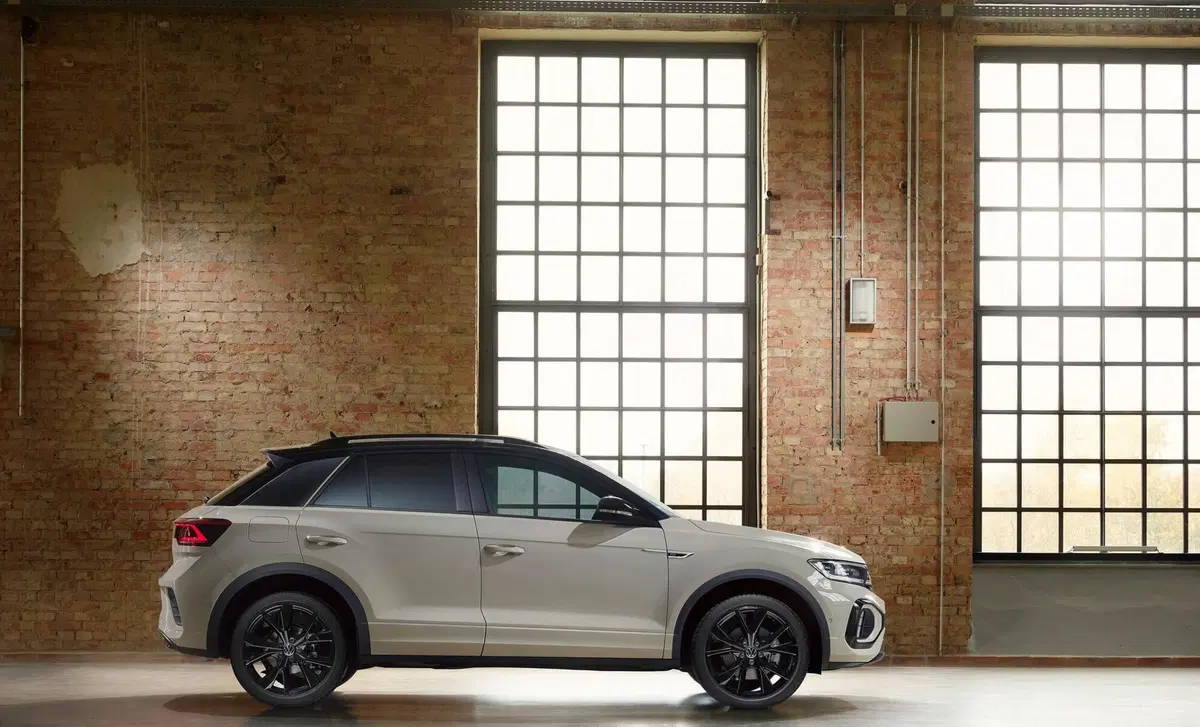 Volkswagen T-Roc 1.5 TSI ACT DSG Business BlueMotion Technology (2)