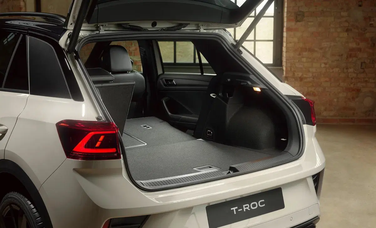 Volkswagen T-Roc 1.5 TSI ACT DSG Business BlueMotion Technology (9)