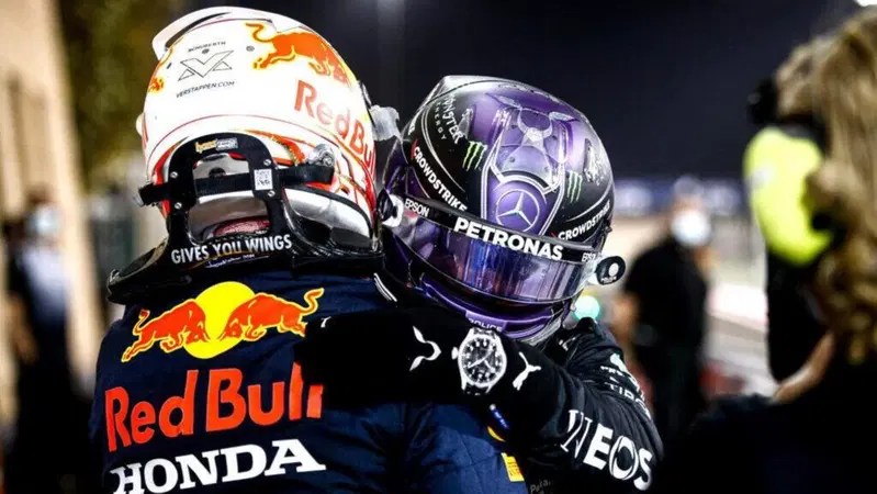 F1, Verstappen: " La mia lotta con Hamilton &egrave; un bene per la Formula 1"
