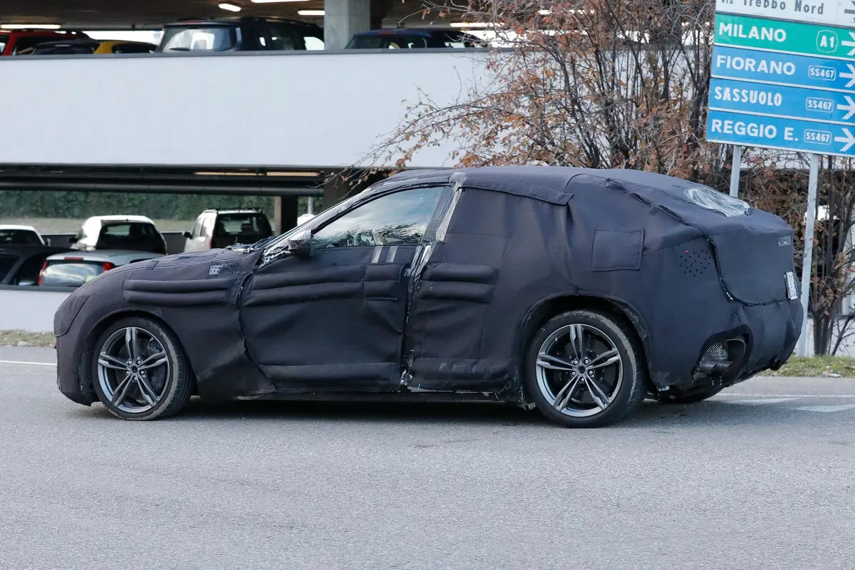 Ferrari Purosangue, le foto spia del SUV del Cavallino (3)