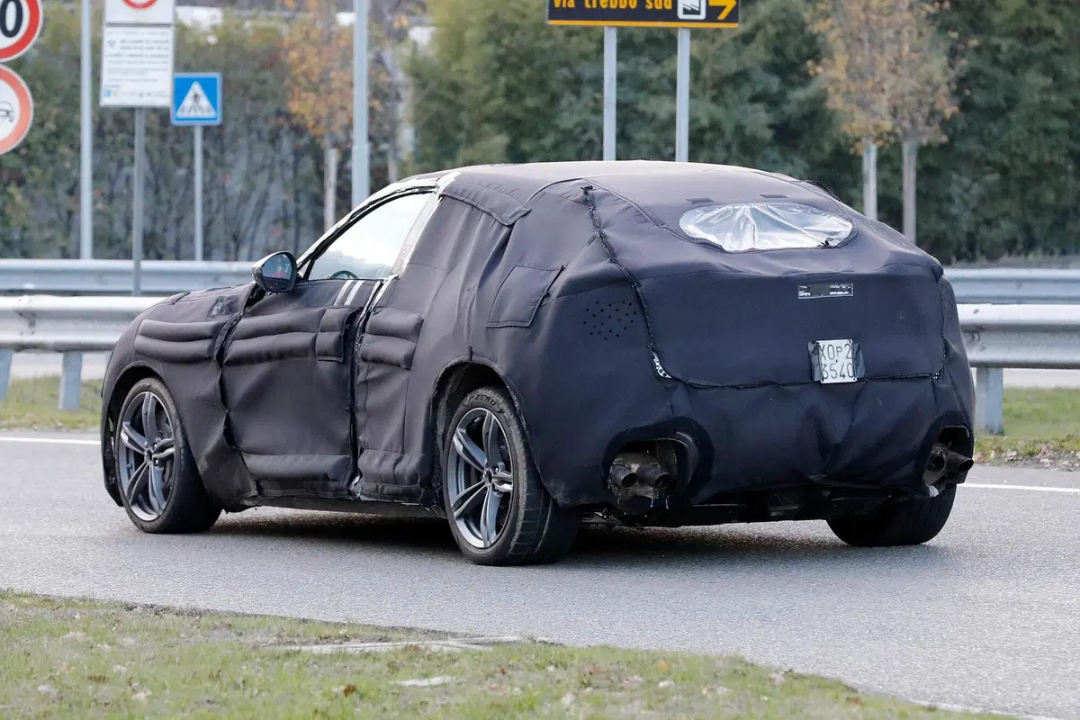 Ferrari Purosangue, le foto spia del SUV del Cavallino (5)