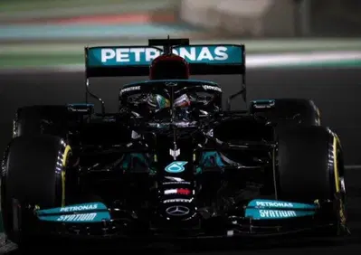 F1, GP Arabia Saudita 2021, FP2: Hamilton al top