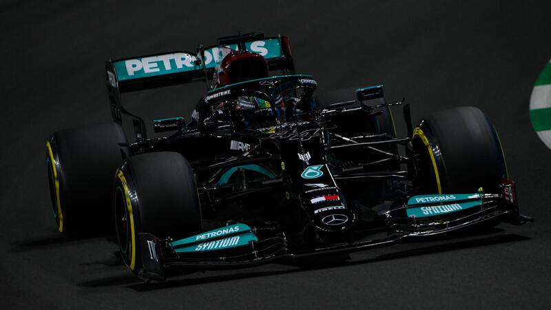 F1, GP Arabia Saudita 2021: Hamilton parte forte, Leclerc a muro