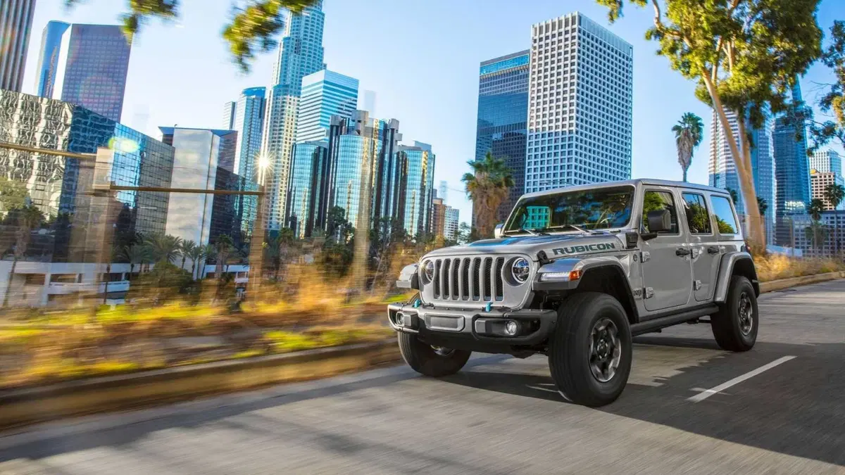 Jeep Wrangler 2022 | Arrivano il Gorilla Glass e nuovi colori (3)