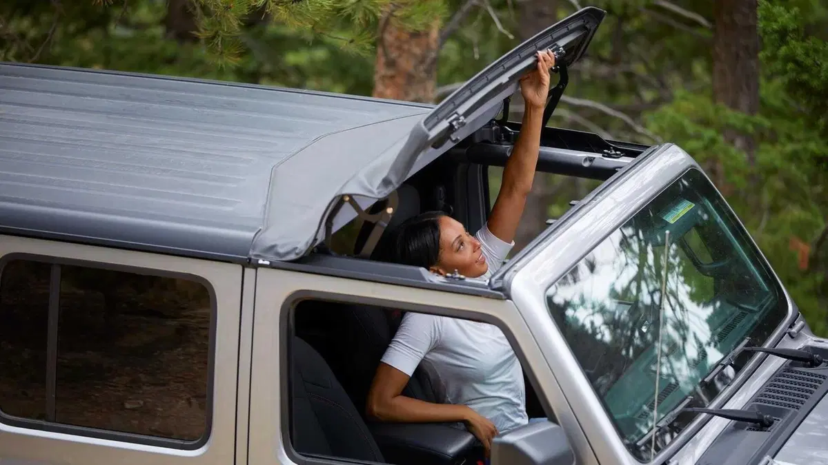 Jeep Wrangler 2022 | Arrivano il Gorilla Glass e nuovi colori (5)