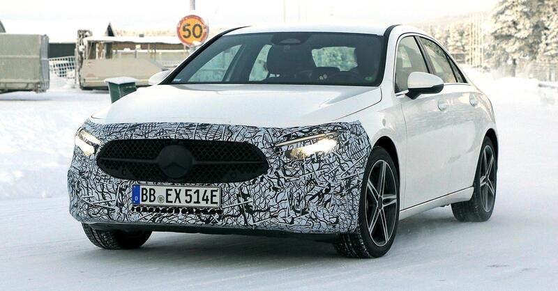 [GALLERY] Mercedes Classe A 2022, la berlina pronta per il facelift si mostra nelle foto spia