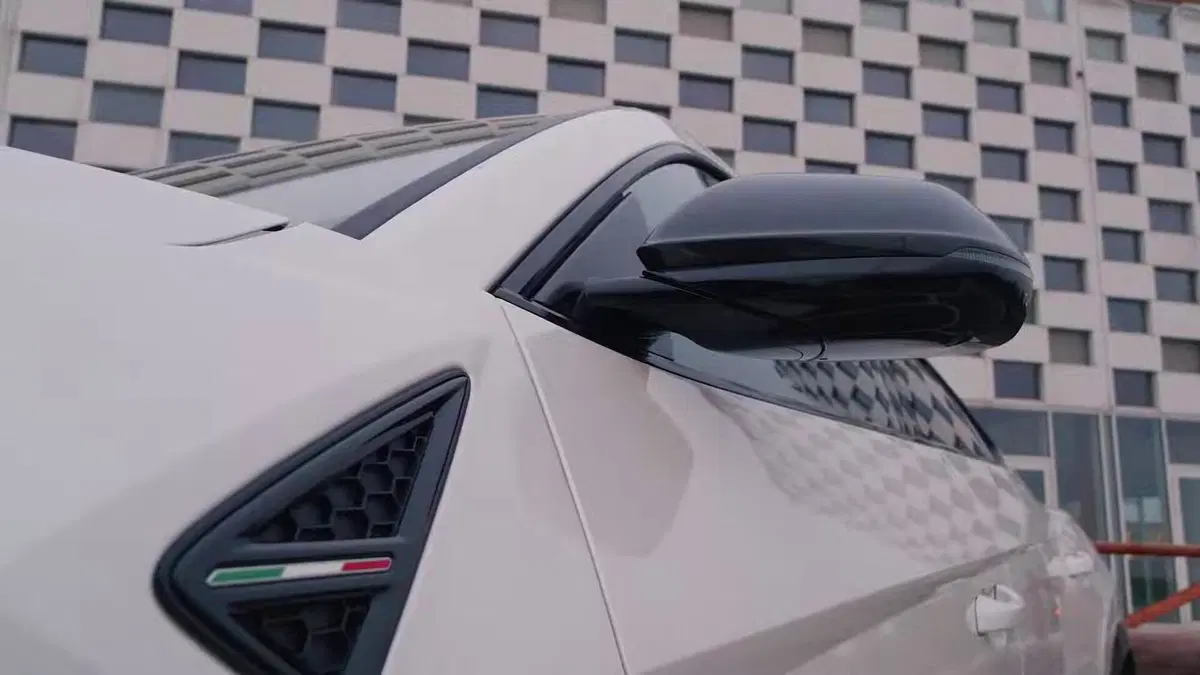Lamborghini Urus 4.0 Capsule, PRO e CONTRO | La pagella e tutti i numeri della prova strumentale (15)