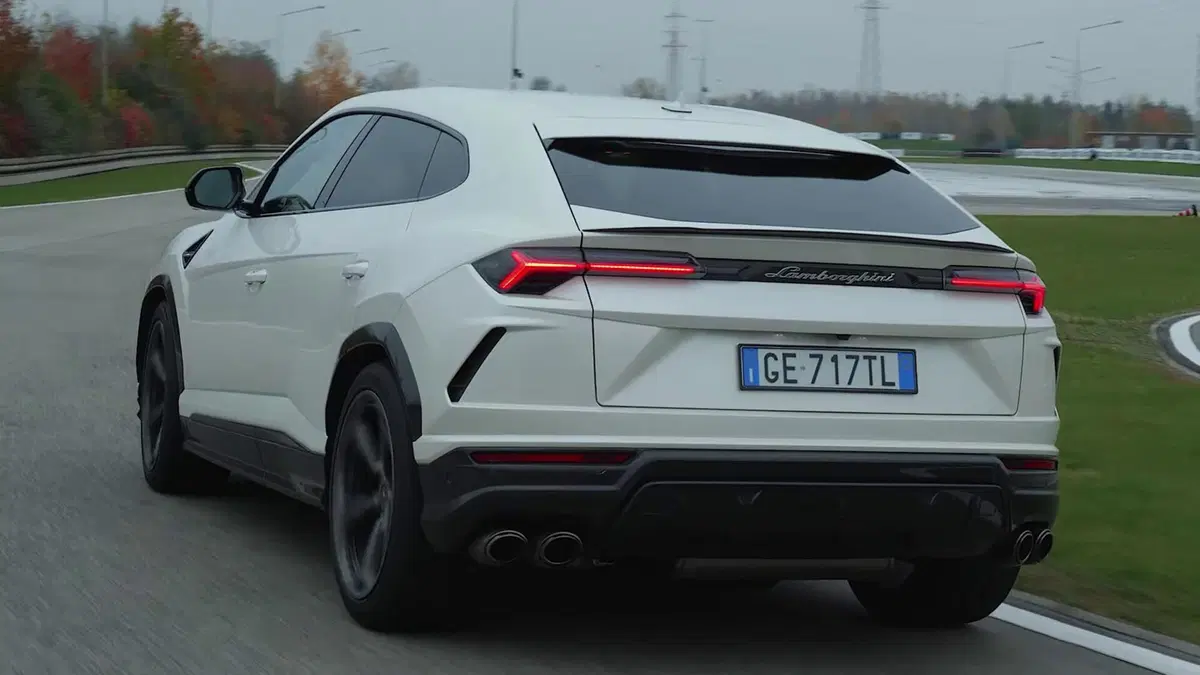 Lamborghini Urus 4.0 Capsule, PRO e CONTRO | La pagella e tutti i numeri della prova strumentale (16)