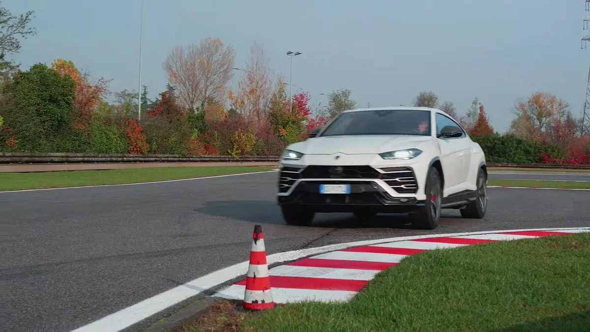 Lamborghini Urus 4.0 Capsule, PRO e CONTRO | La pagella e tutti i numeri della prova strumentale (2)